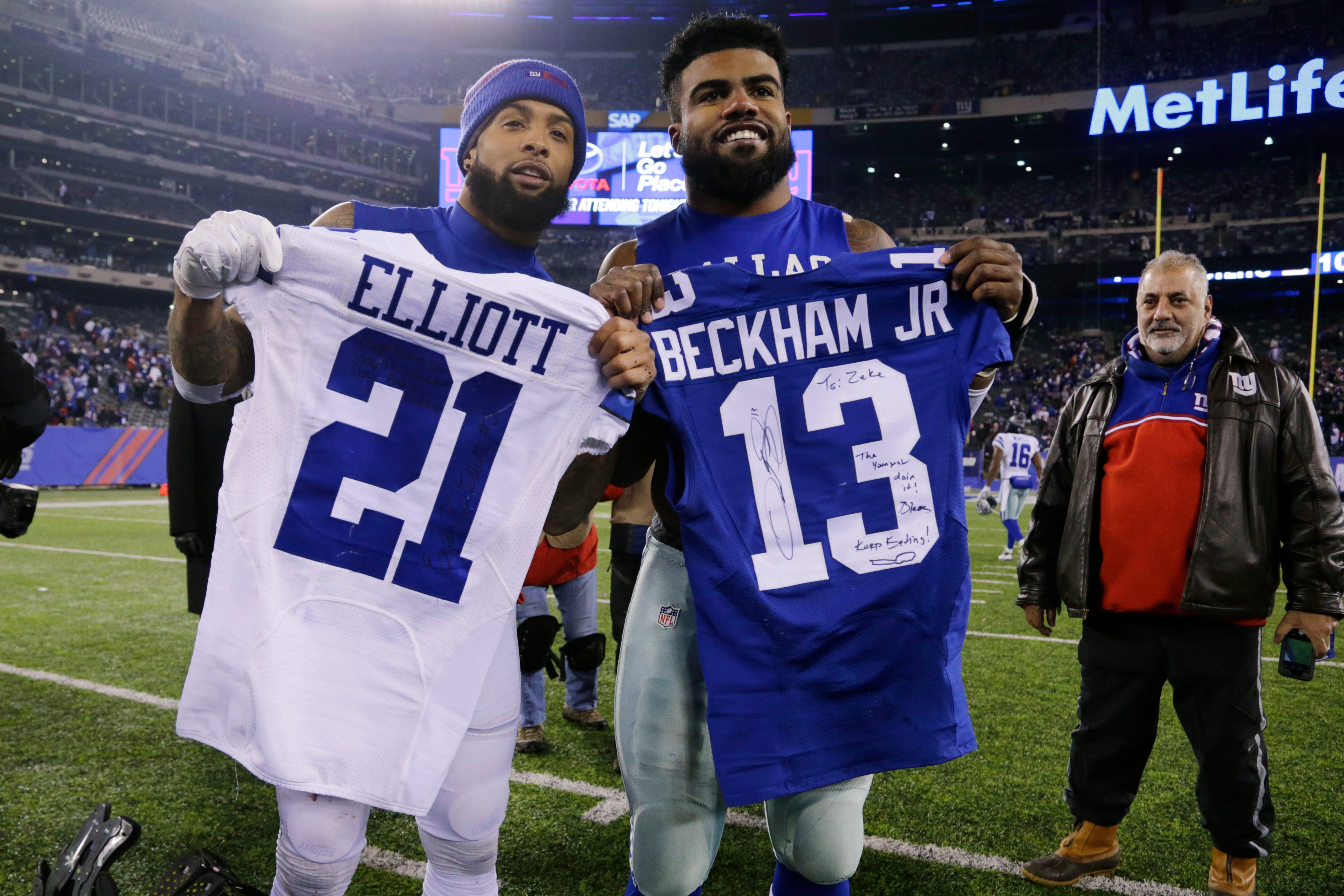Jersey swap: NFL players share shirts 